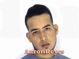 AaronReyes Chatte Rasée