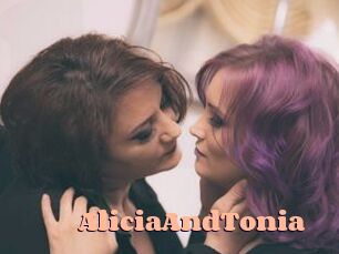 AliciaAndTonia