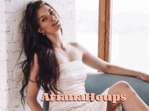 ArianaHoups