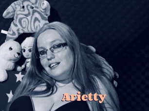 Arietty Chatte Rasée