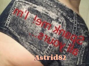 Astrid82 Chatte Rasée