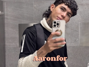 aaronfor Chatte Rasée