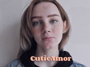 CutieAmor Chatte Rasée
