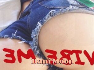 Dani_Moon Chatte Rasée