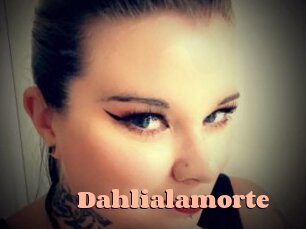 dahlialamorte Chatte Rasée