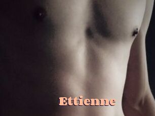 Ettienne Chatte Rasée