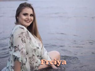 Freiya Chatte Rasée