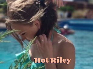 Hot_Riley Chatte Rasée