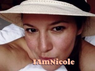 IAmNicole Chatte Rasée