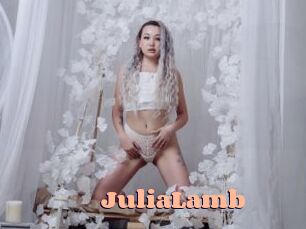 JuliaLamb Chatte Rasée