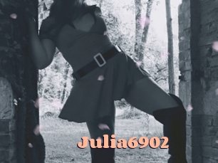 Julia6902