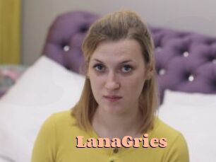 LanaGries Chatte Rasée