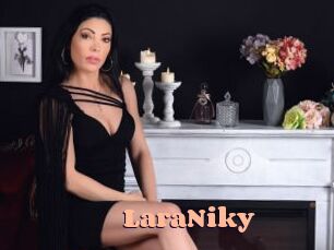 LaraNiky