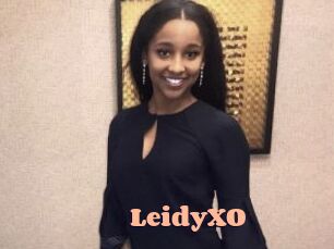 LeidyXO Chatte Rasée