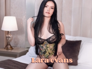 Lara_evans
