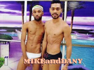 MIKEandDANY Chatte Rasée