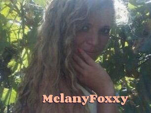 MelanyFoxxy Chatte Rasée