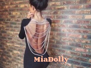 Mia_Dolly