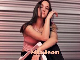 MiaJeon Chatte Rasée