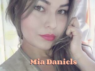 Mia_Daniels