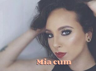 Mia_cum