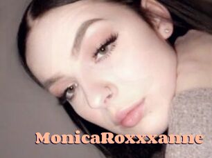 MonicaRoxxxanne Chatte Rasée