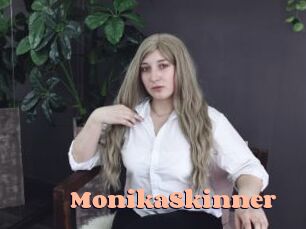 MonikaSkinner Chatte Rasée