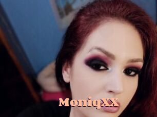 MoniqXX Chatte Rasée