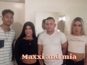 Maxxi_and_mia