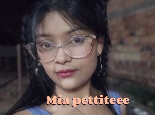 Mia_pettiteee