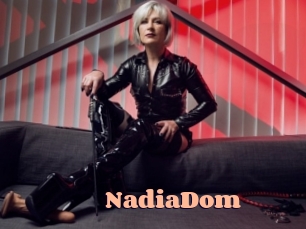 NadiaDom Chatte Rasée