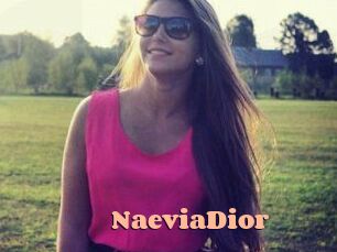 NaeviaDior Chatte Rasée