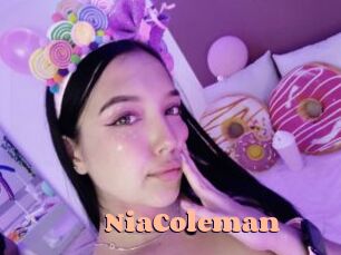 NiaColeman Chatte Rasée