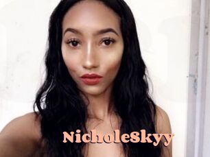NicholeSkyy Chatte Rasée