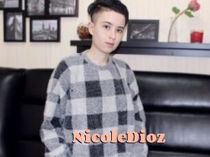 NicoleDioz Chatte Rasée