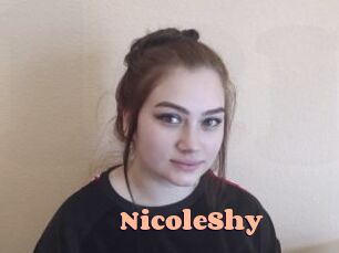 NicoleShy Chatte Rasée