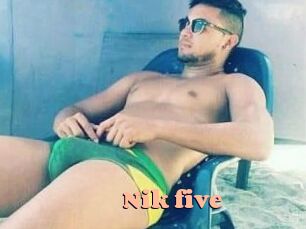 nik_five Chatte Rasée