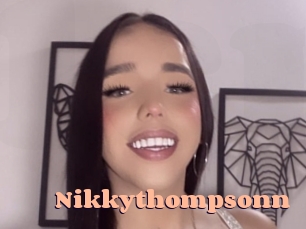 nikkythompsonn Chatte Rasée