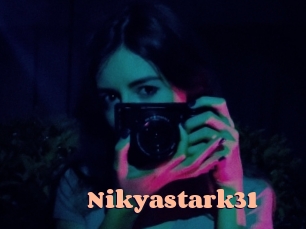 nikyastark31 Chatte Rasée