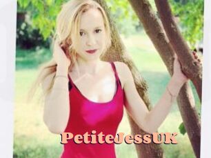 PetiteJessUK Chatte Rasée