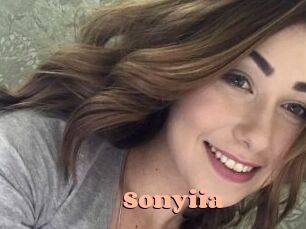 Sonyiia Chatte Rasée
