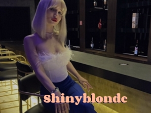 shinyblonde Chatte Rasée