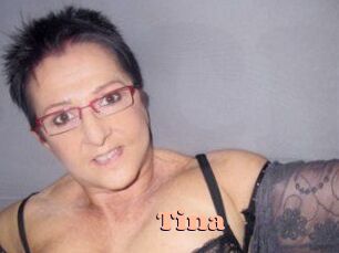 Tina Chatte Rasée