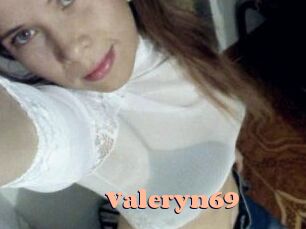Valeryn_69 Chatte Rasée