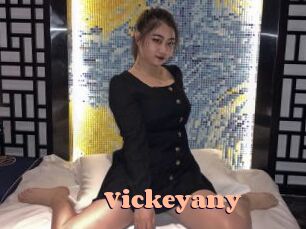 Vickeyany Chatte Rasée