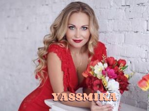 YASSMIKA Chatte Rasée