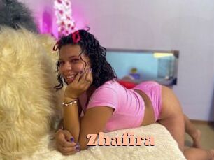 Zhafira Chatte Rasée